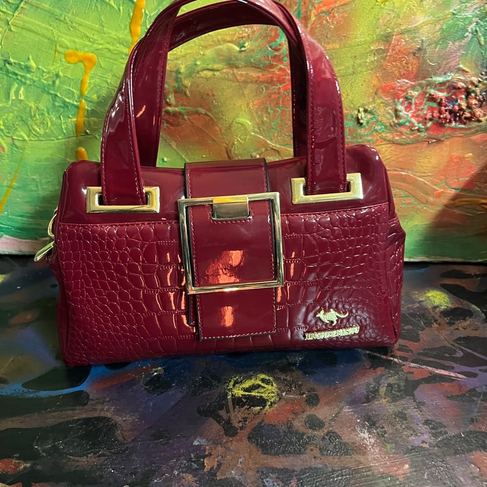 Elegant Burgundy Handbag